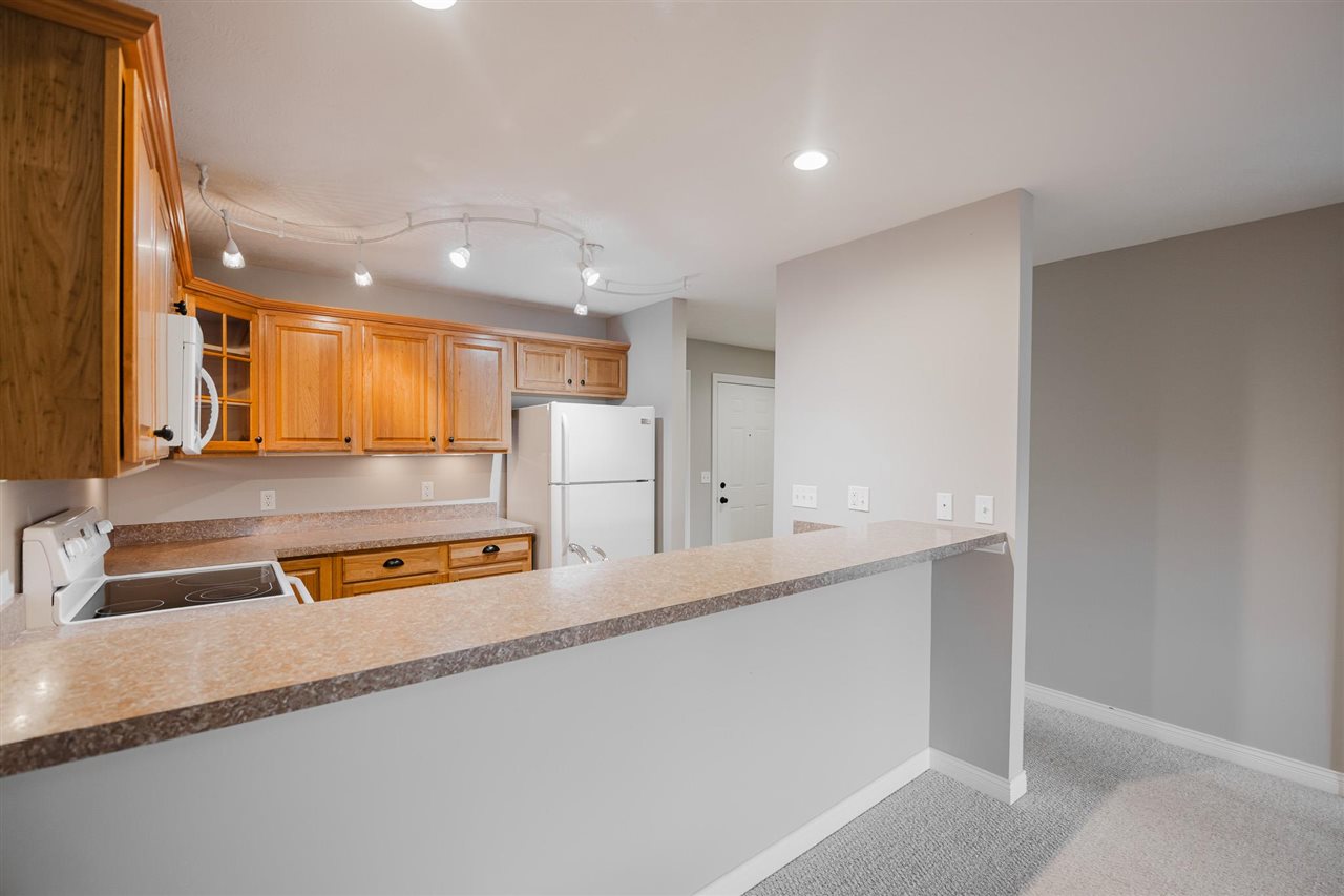 09495 - 15 Summerhouse Drive