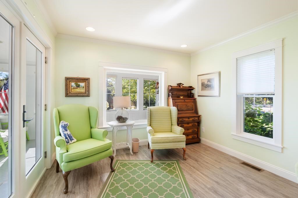 150 W Bluff Drive