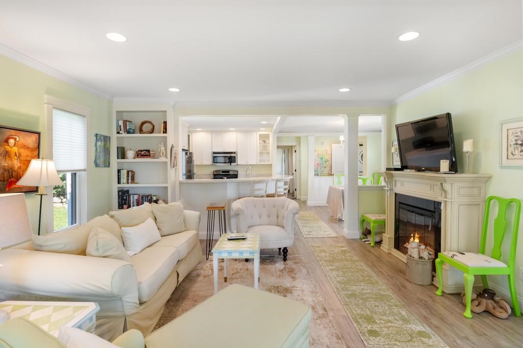 150 W Bluff Drive
