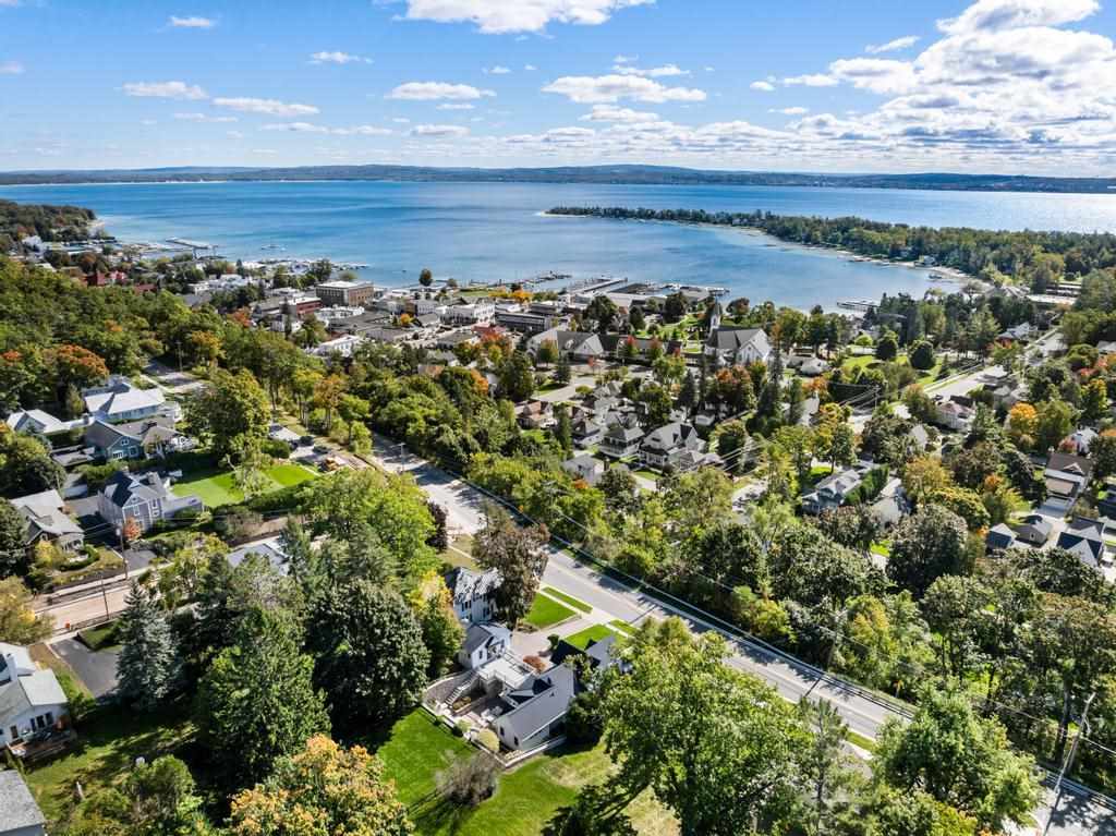 150 W Bluff Drive