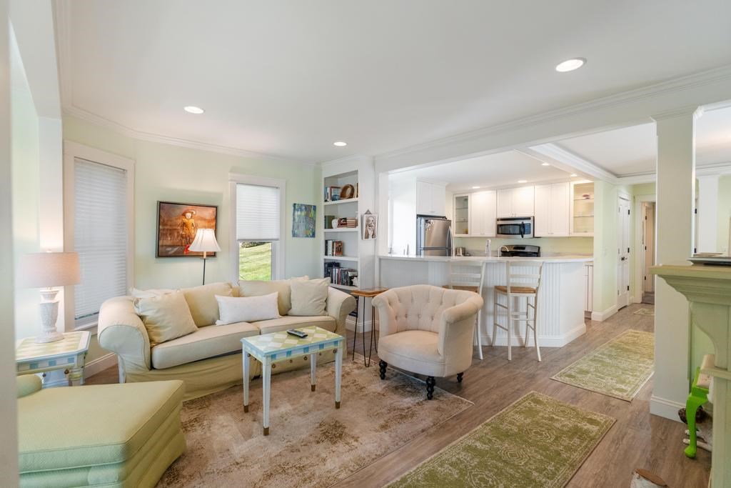 150 W Bluff Drive