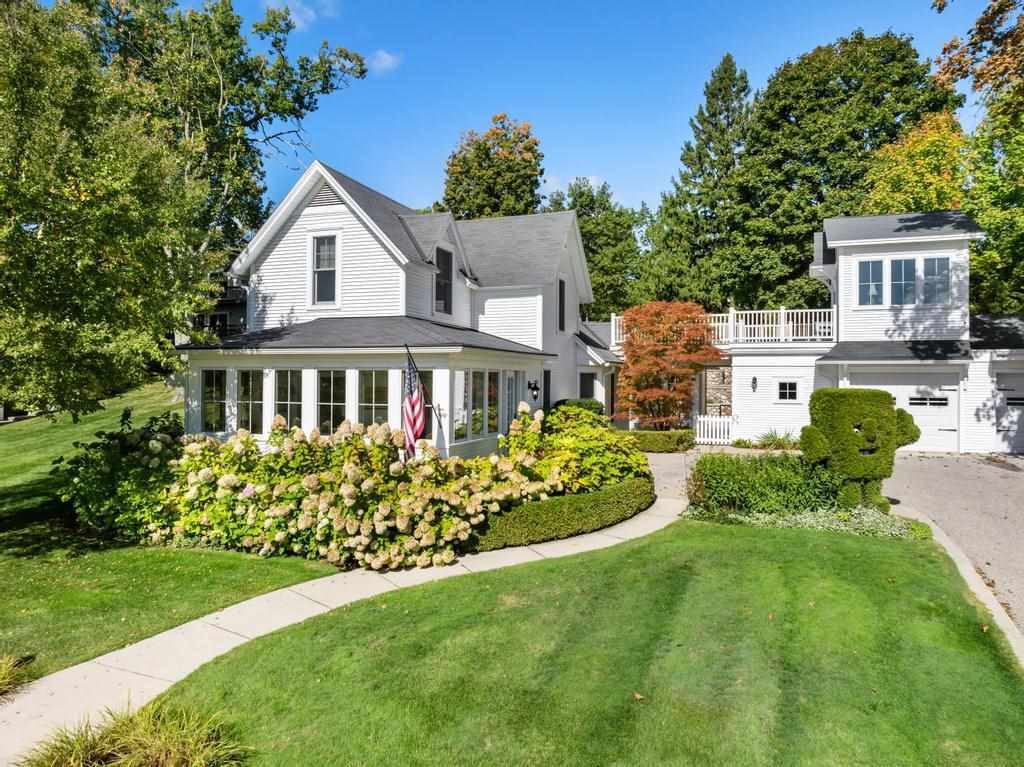 150 W Bluff Drive