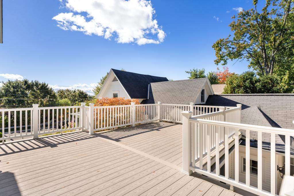 150 W Bluff Drive
