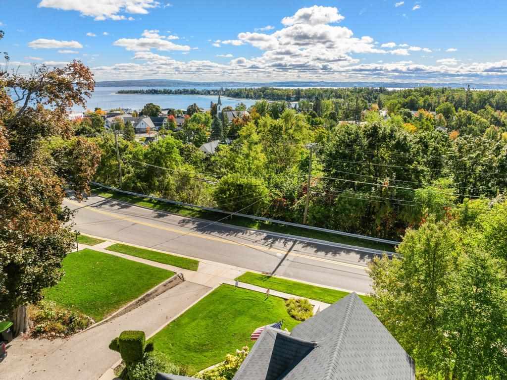 150 W Bluff Drive
