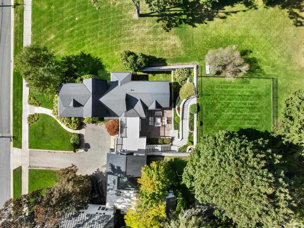 150 W Bluff Drive
