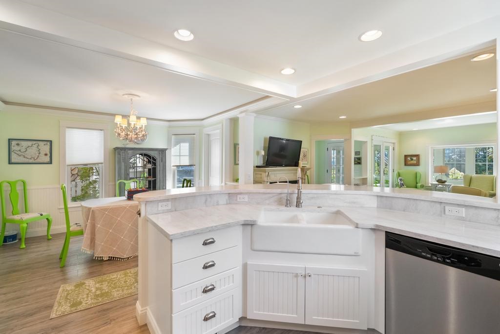 150 W Bluff Drive