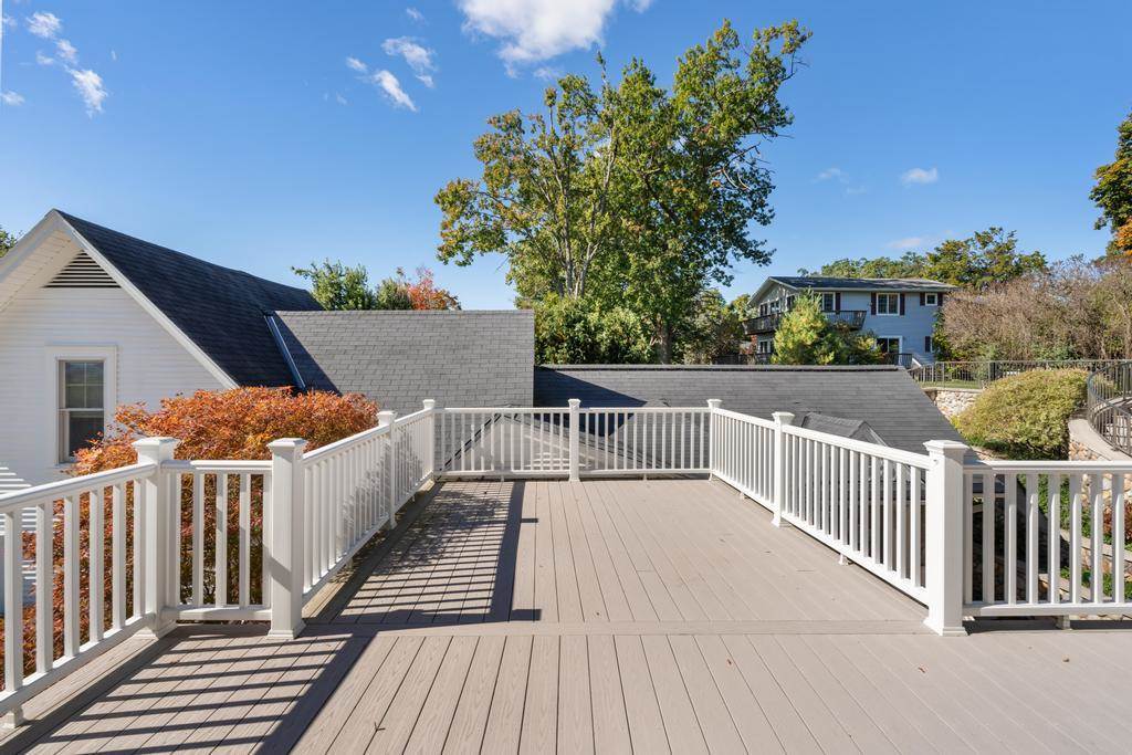 150 W Bluff Drive