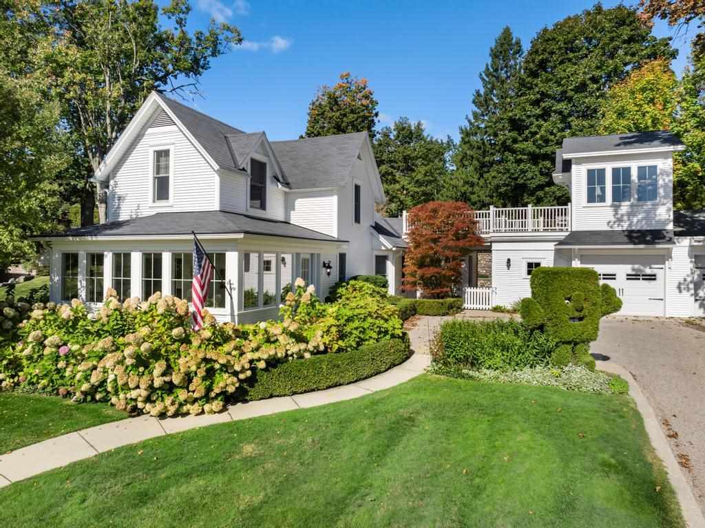 150 W Bluff Drive