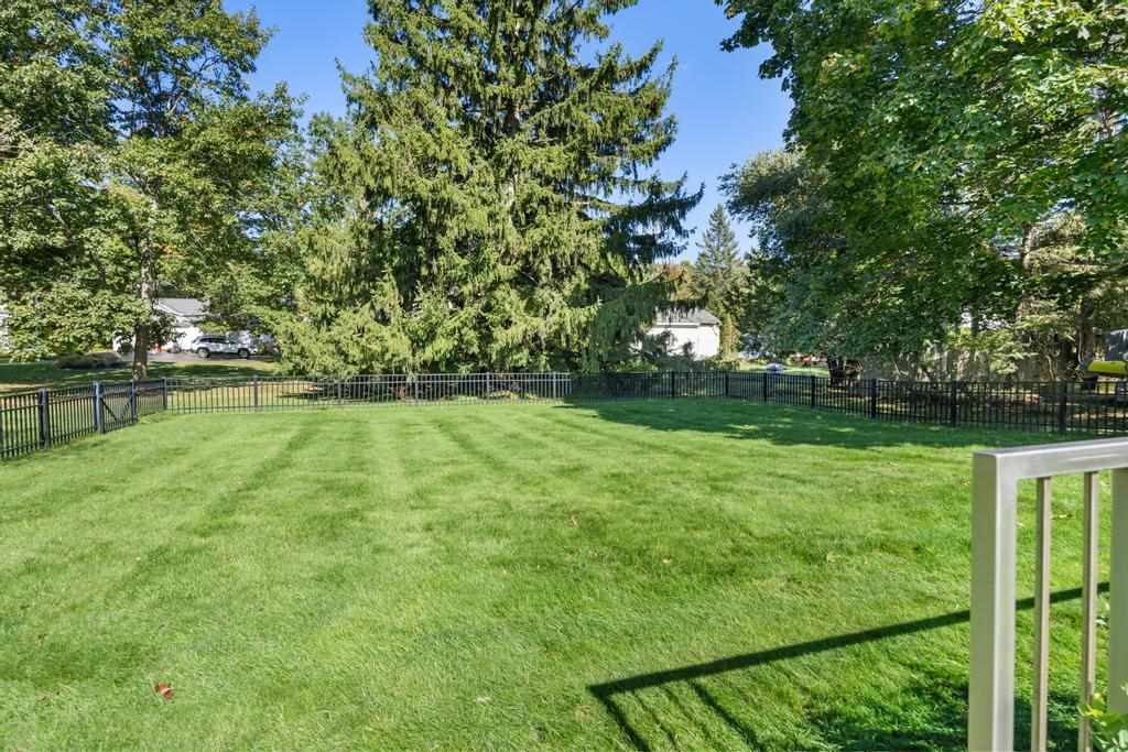 150 W Bluff Drive
