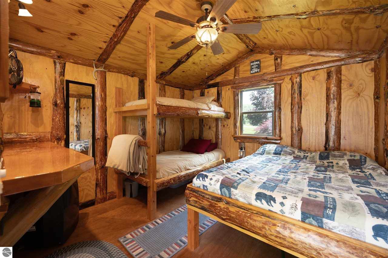 7260 Cottage