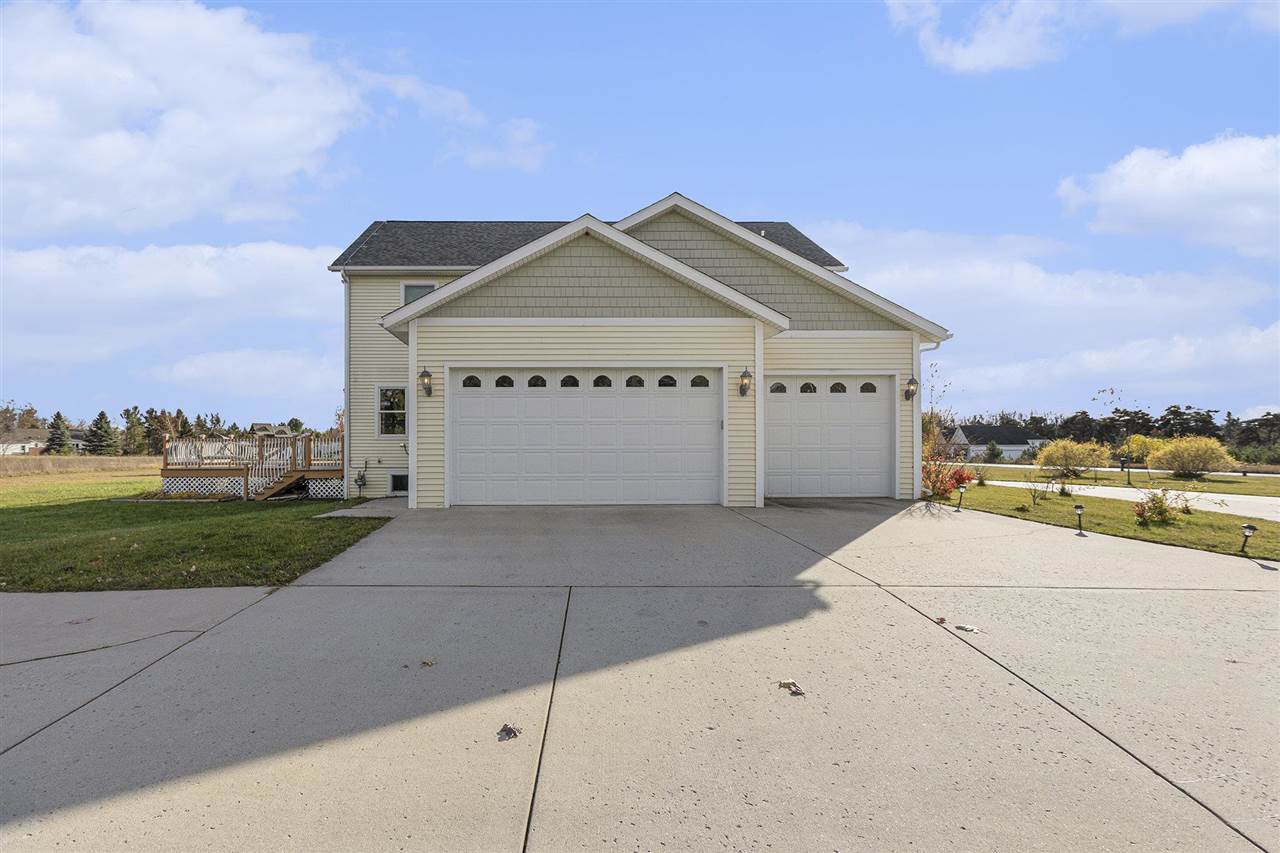 7645 Bay Meadow Drive