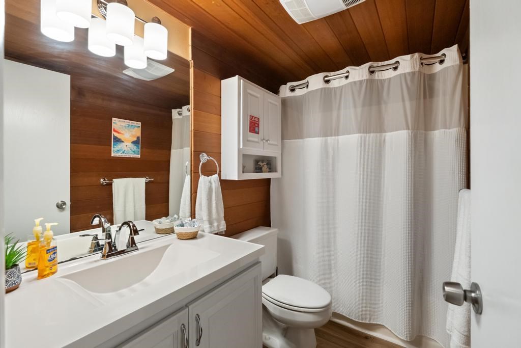 3440 Lakeside Dr. North Unit: 68