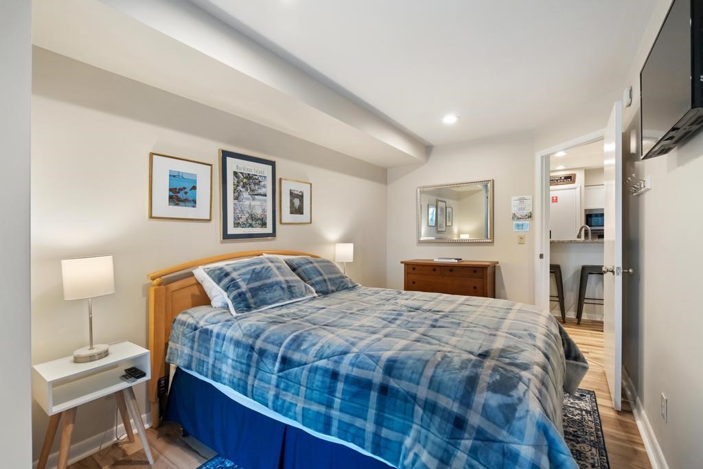 3440 Lakeside Dr. North Unit: 68