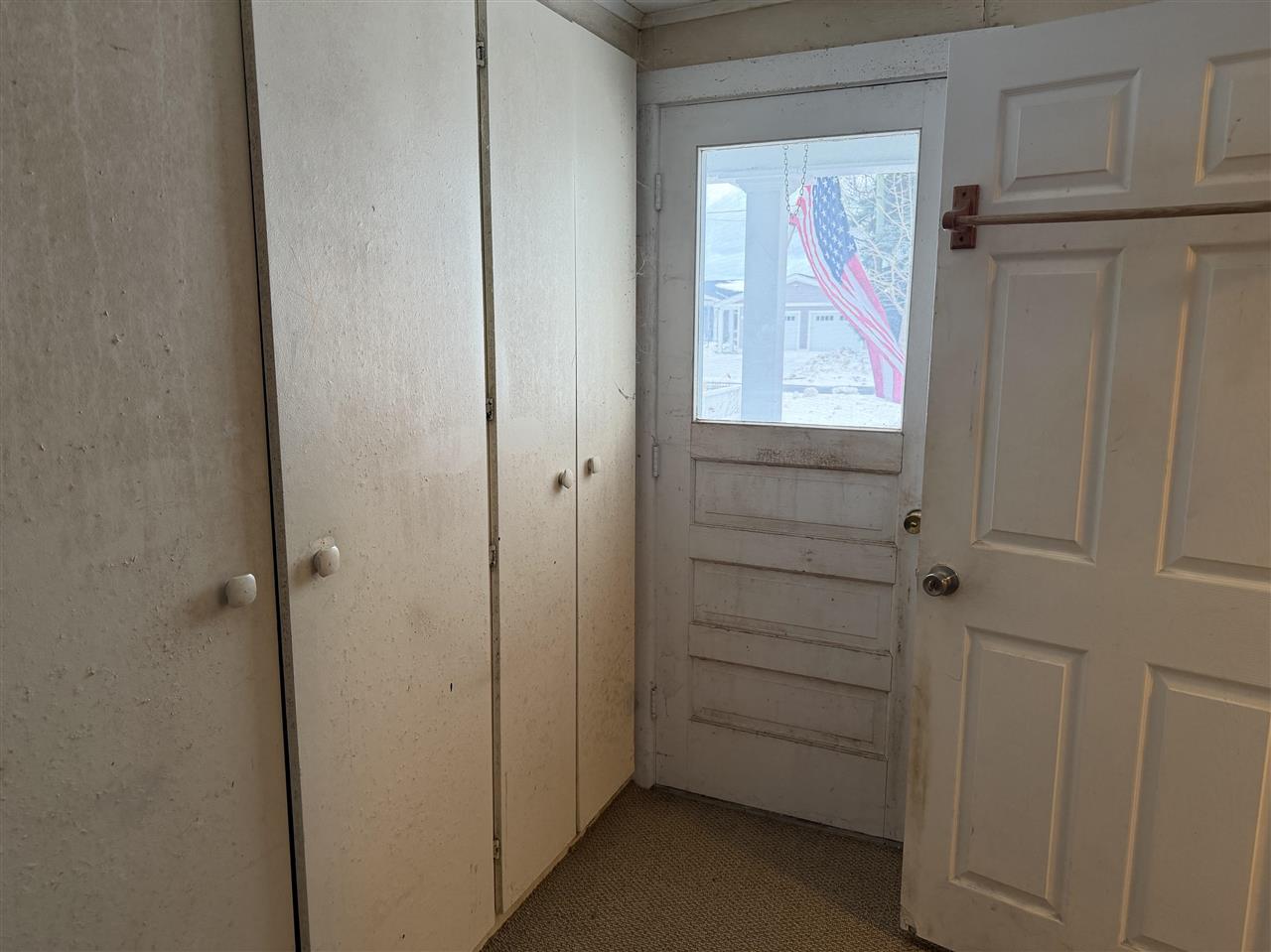 114 E Hurlbut Avenue