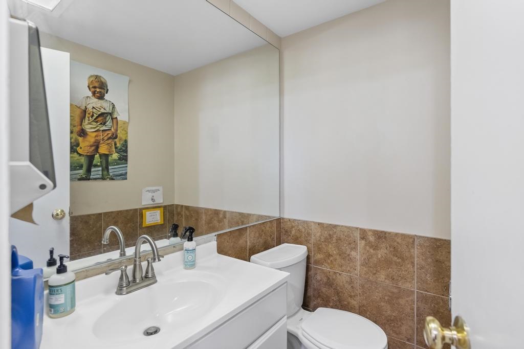 321 E Lake Street #1 East