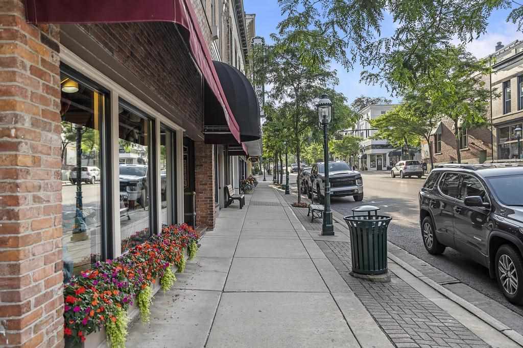 321 E Lake Street #1 East