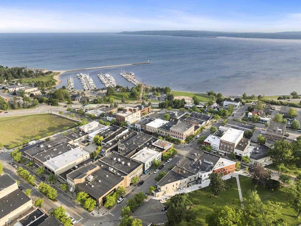 321 E Lake Street #1 East