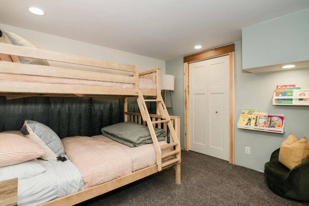 3333 Hill View