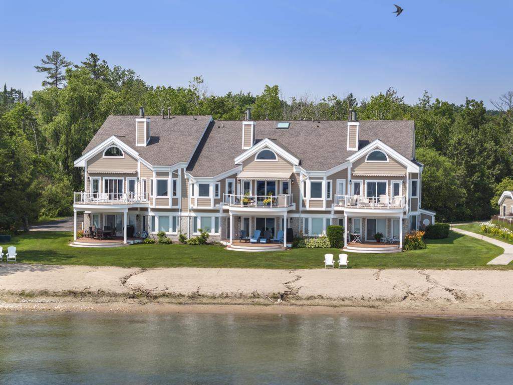 06020-27 Pine Lake Club Drive Unit: 27