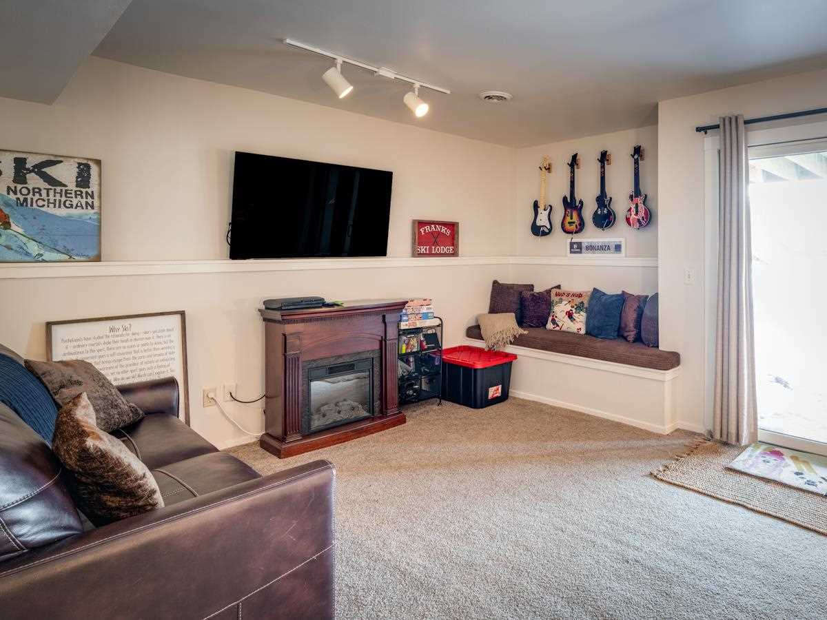 4749 S Pleasantview Road Unit: 4