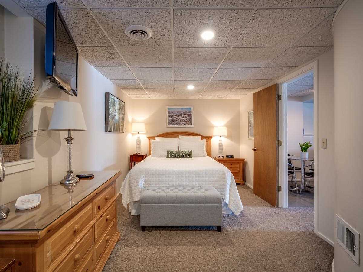 4749 S Pleasantview Road Unit: 4