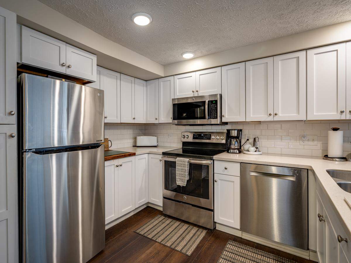 4749 S Pleasantview Road Unit: 4