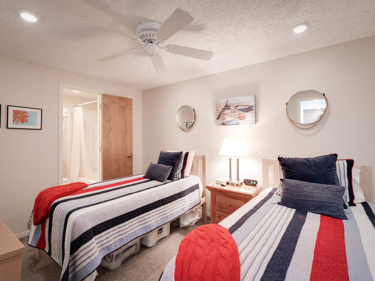 4749 S Pleasantview Road Unit: 4