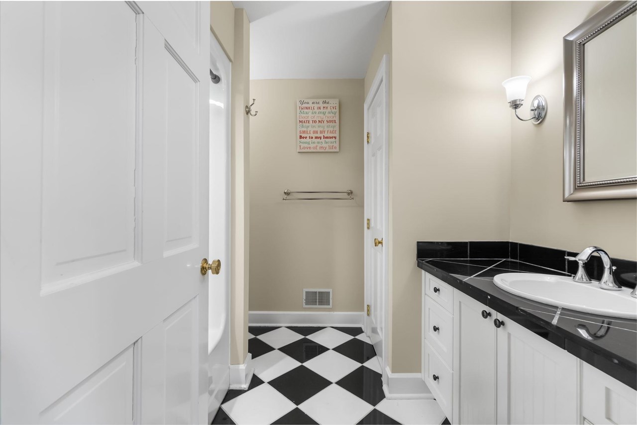 2286 Pinecrest