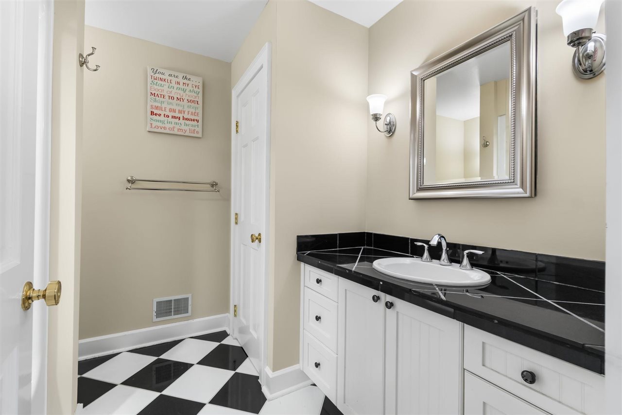 2286 Pinecrest