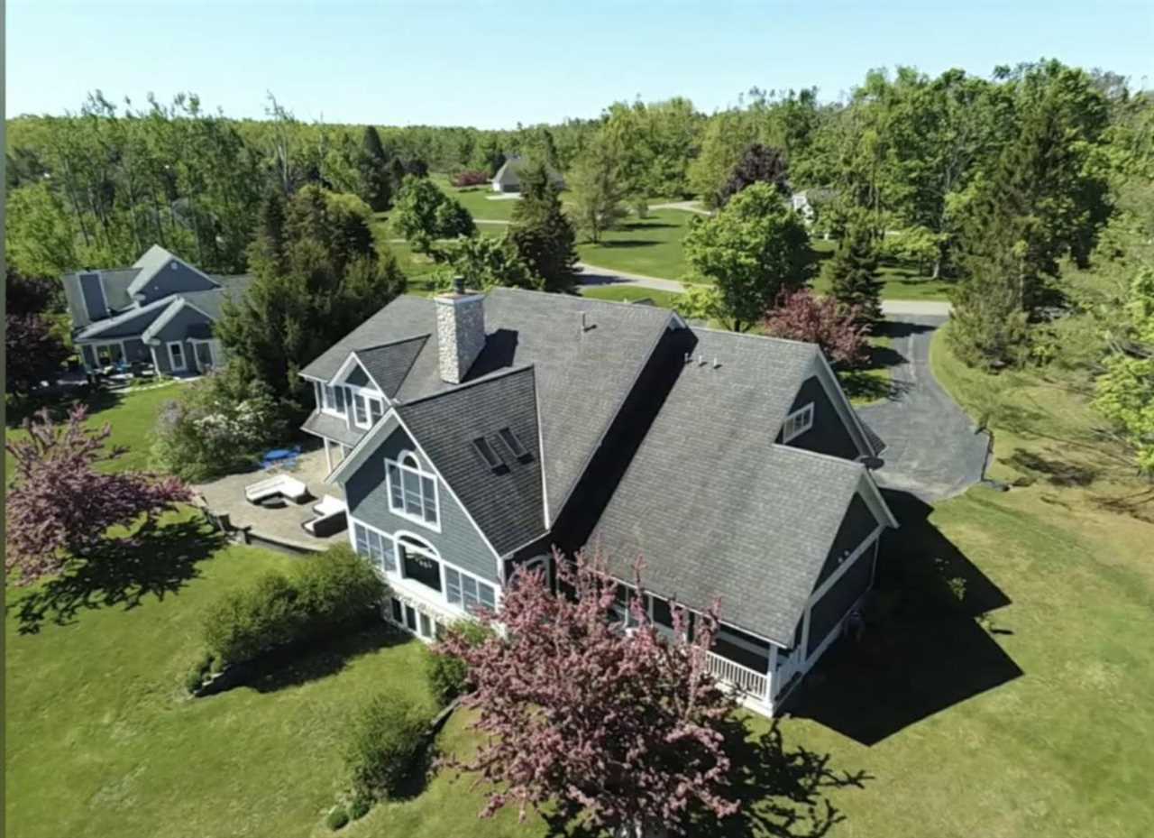 2286 Pinecrest