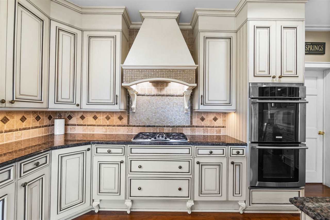 2286 Pinecrest