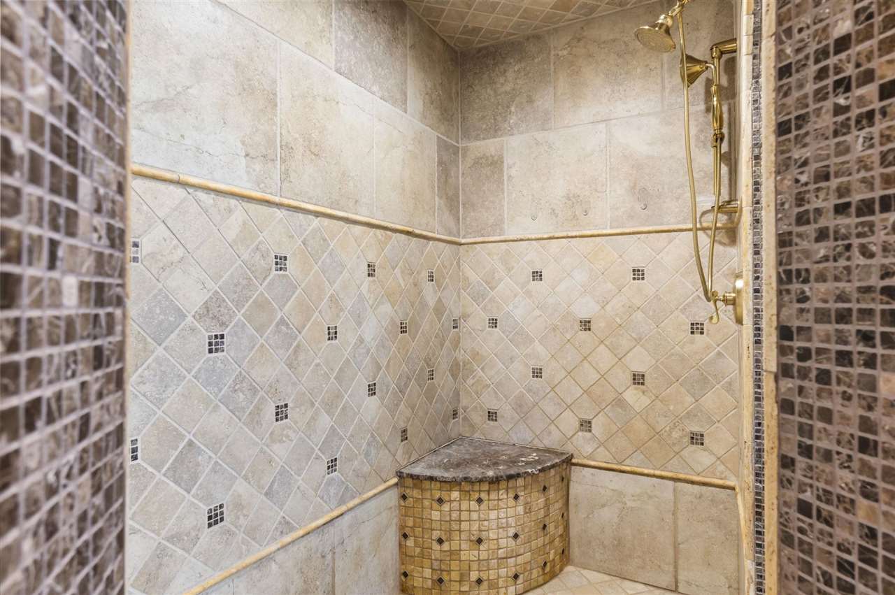 2286 Pinecrest