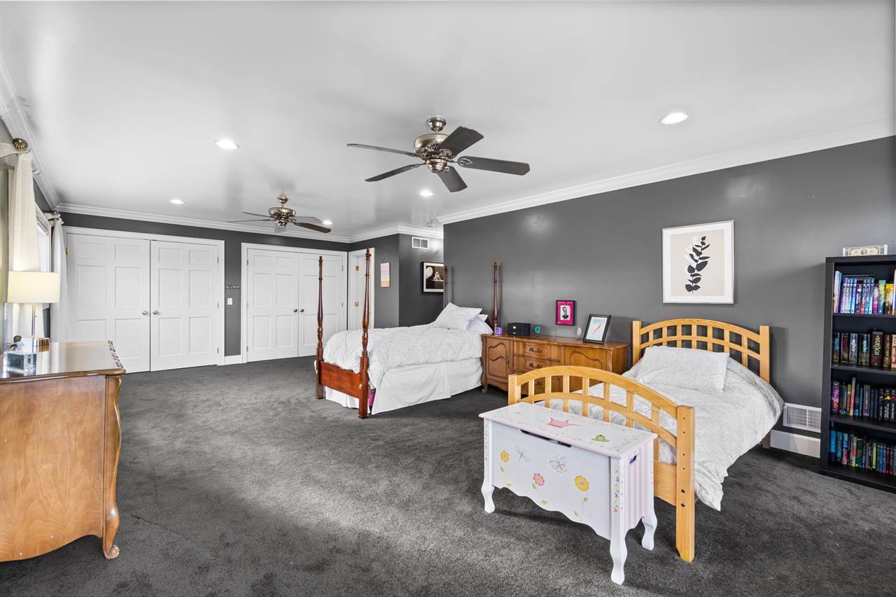 2286 Pinecrest