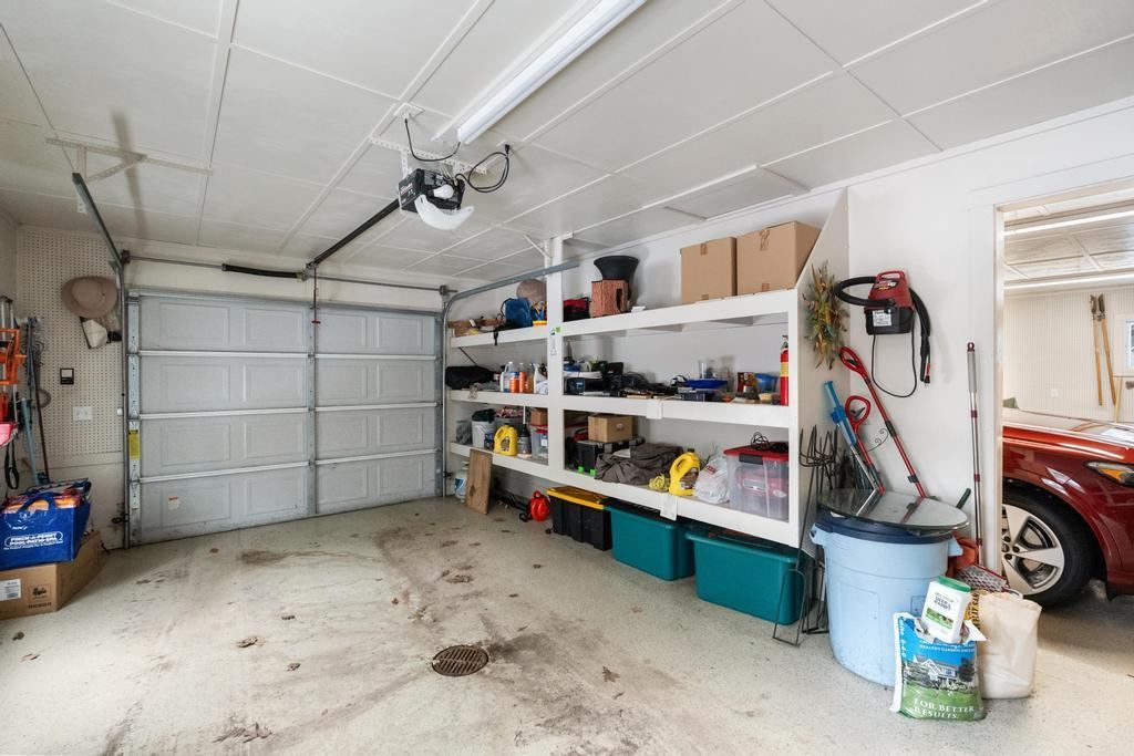 5243 W Lake Road