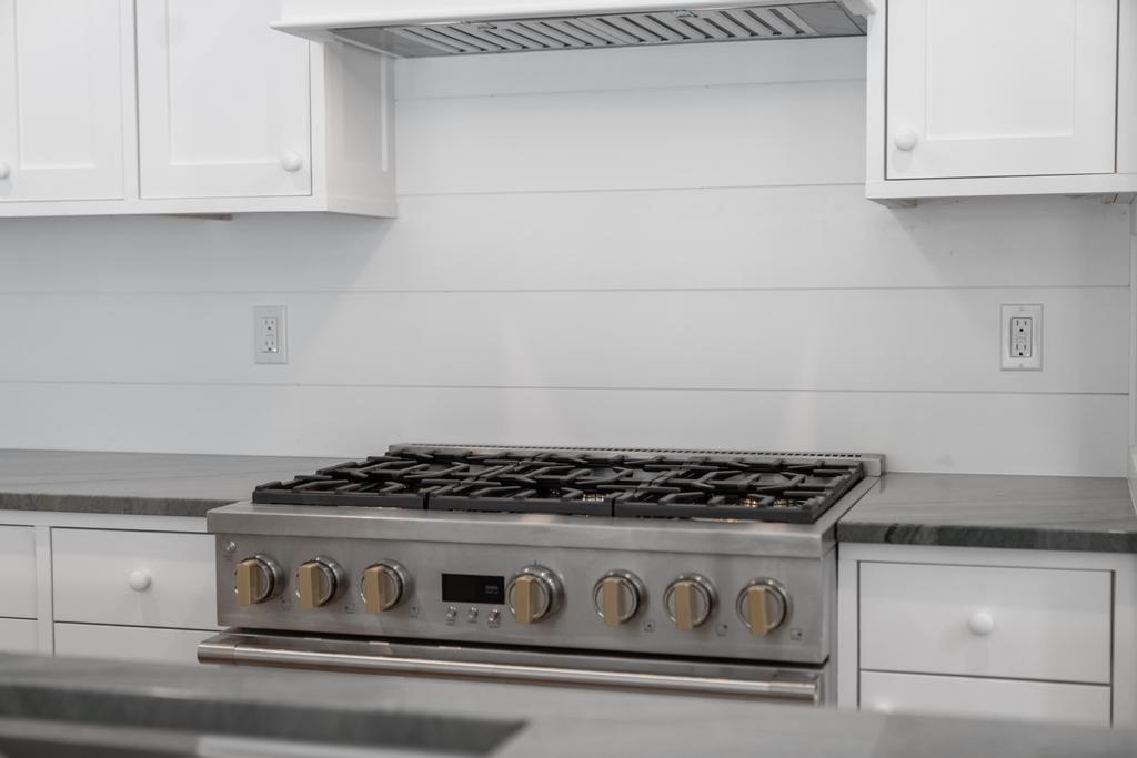 572 West Bluff Unit: C