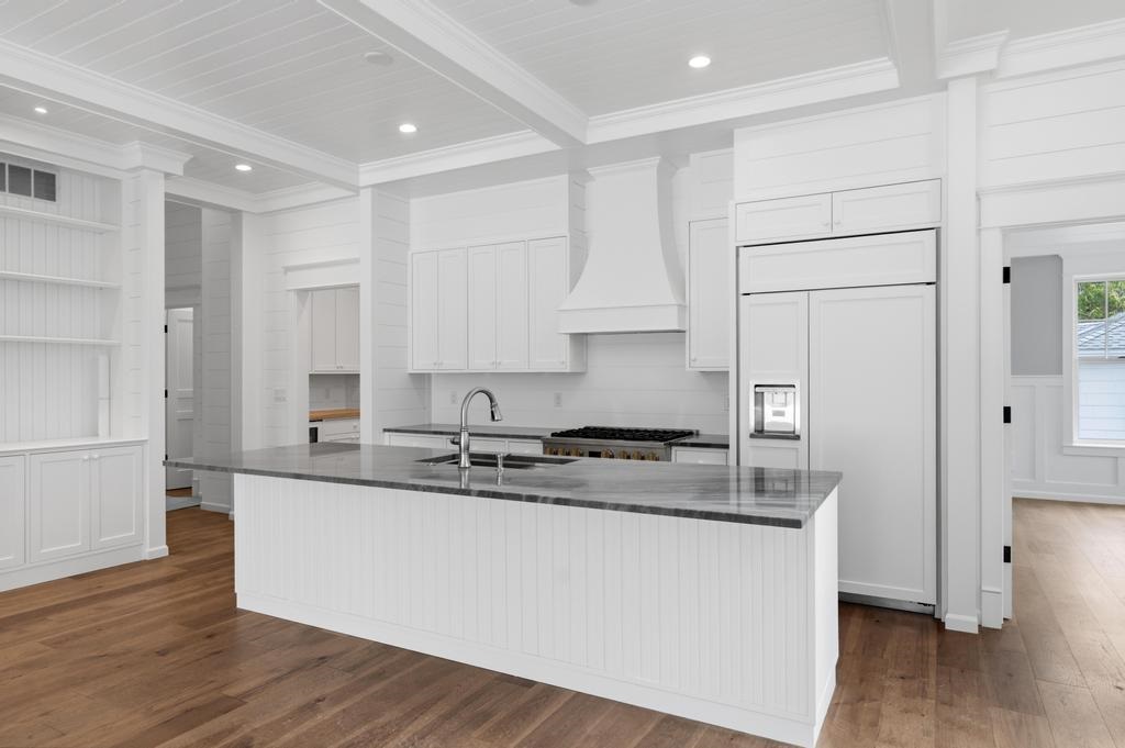 572 West Bluff Unit: C