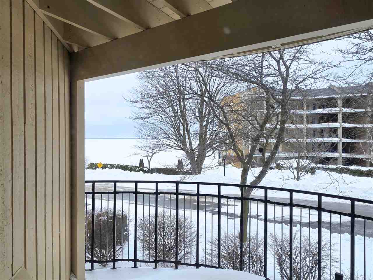 104 (#63) W Dixon Avenue Unit: Room 63