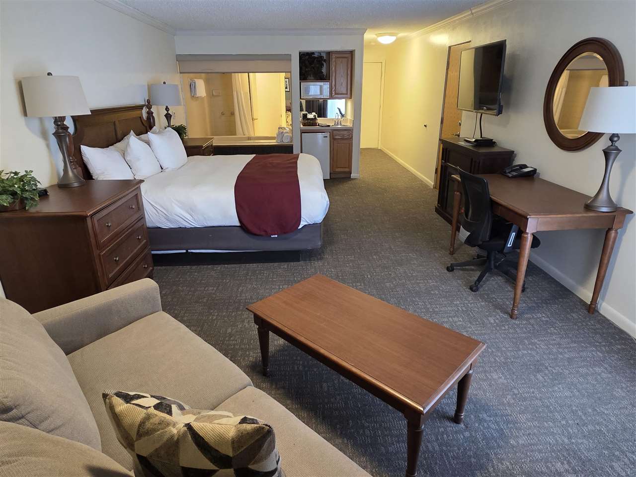 104 (#63) W Dixon Avenue Unit: Room 63