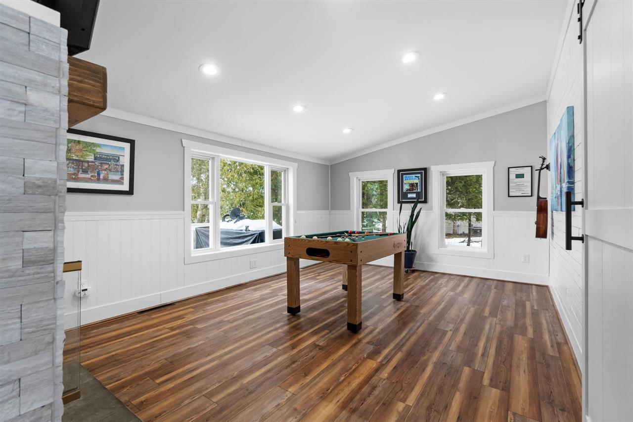 4136 Lakeshore Road