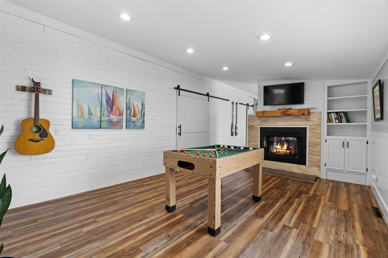 4136 Lakeshore Road