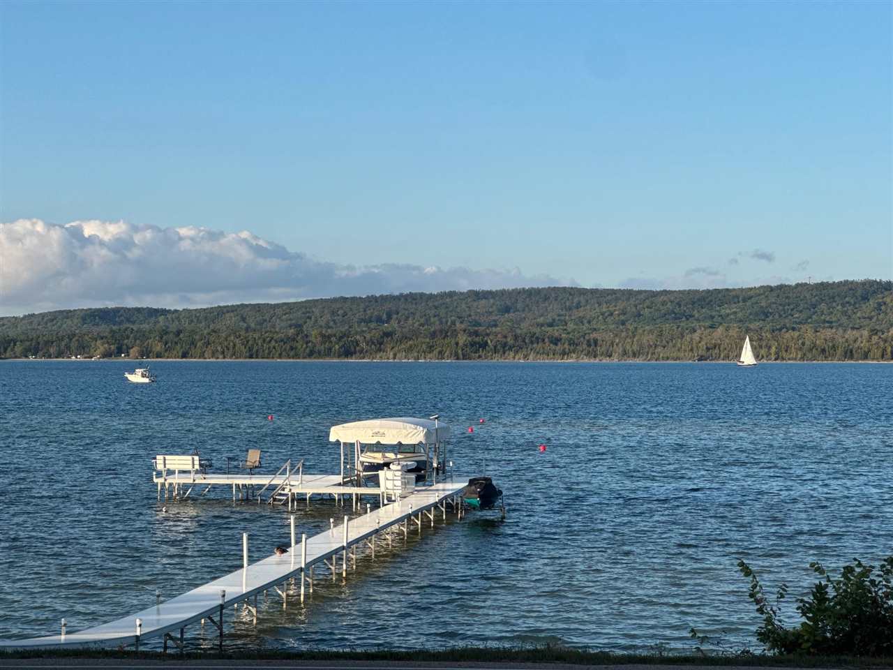 4136 Lakeshore Road