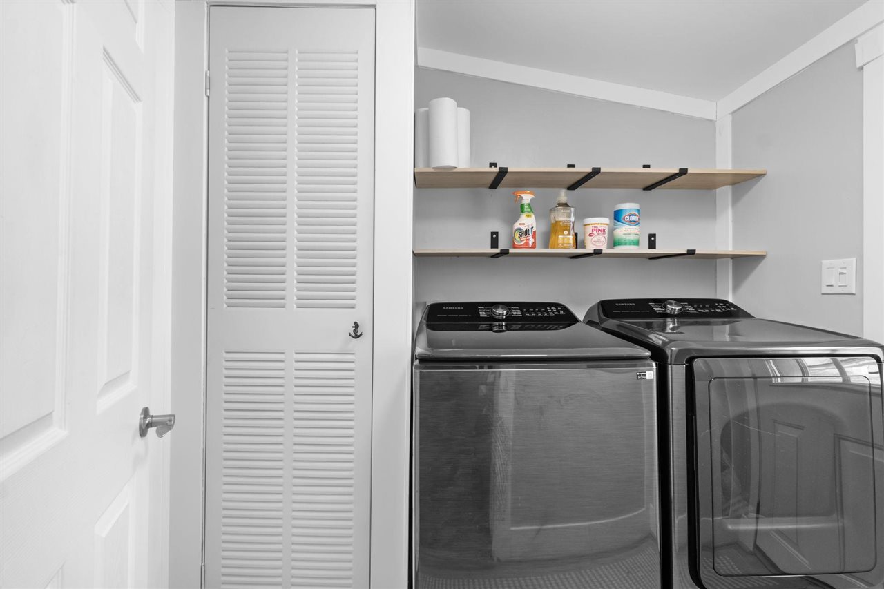 4136 Lakeshore Road