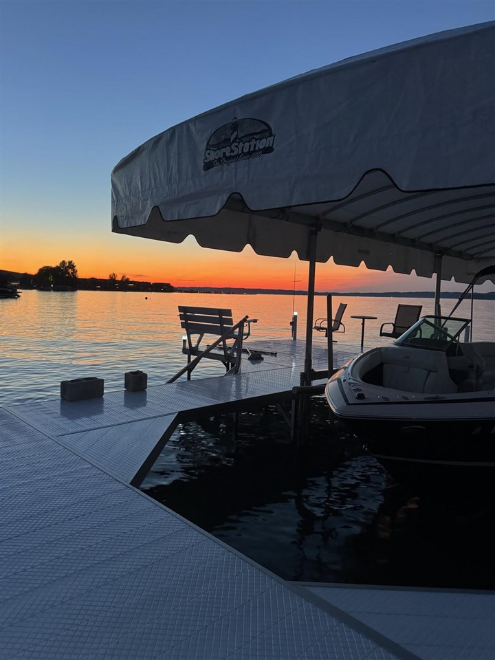 4136 Lakeshore Road