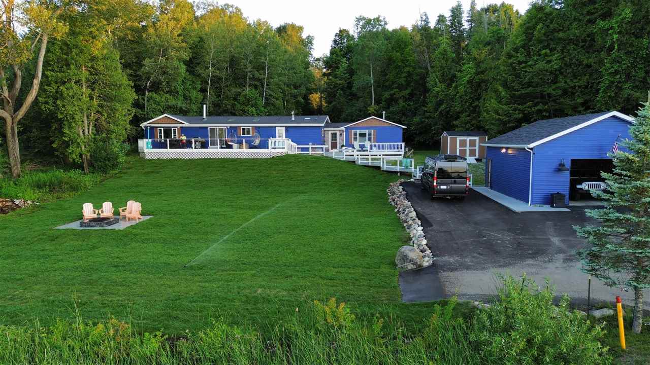 4136 Lakeshore Road