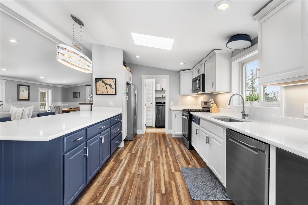 4136 Lakeshore Road