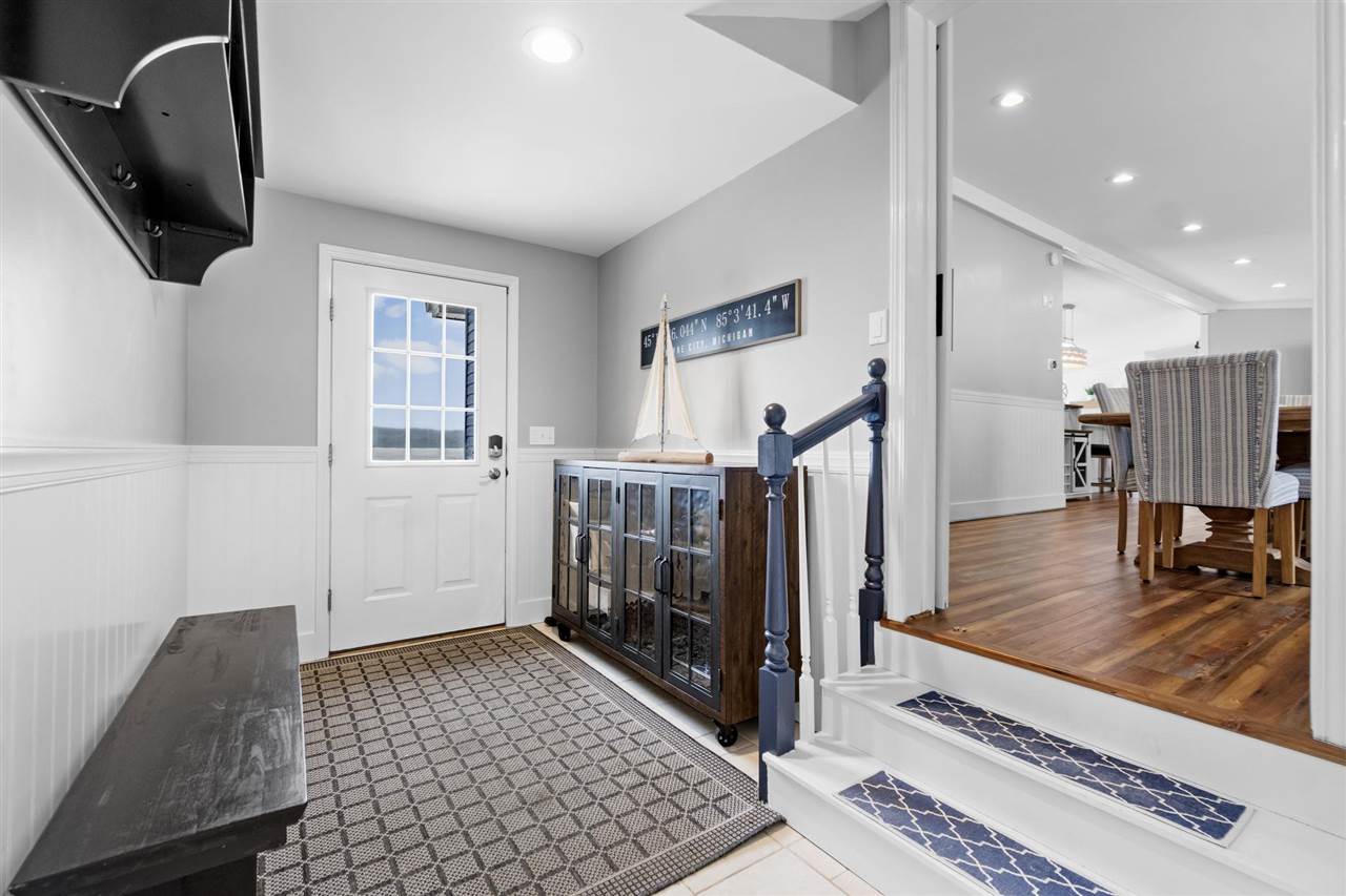 4136 Lakeshore Road