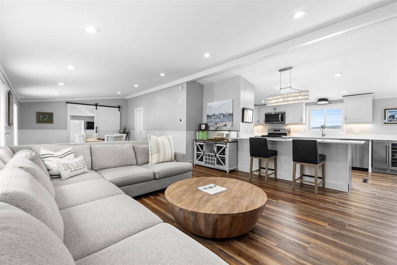 4136 Lakeshore Road