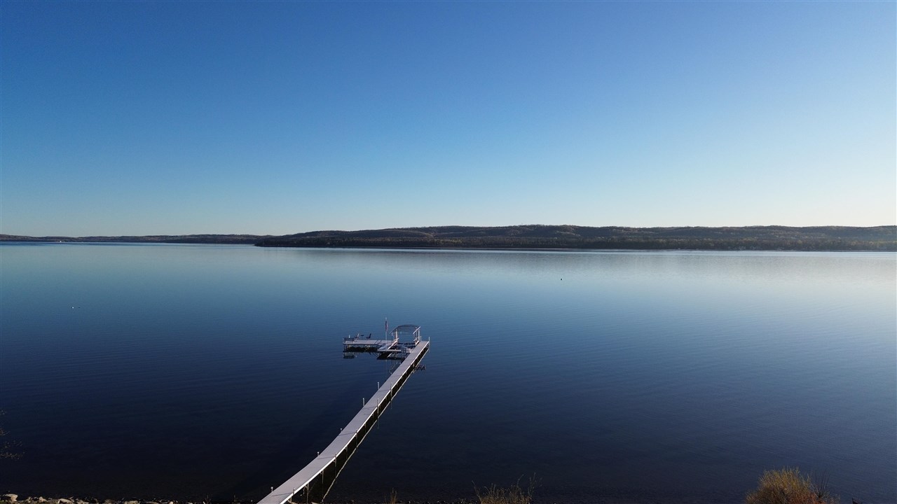 4136 Lakeshore Road