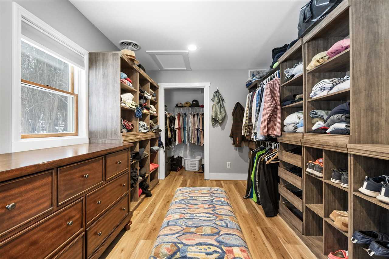 4136 Lakeshore Road