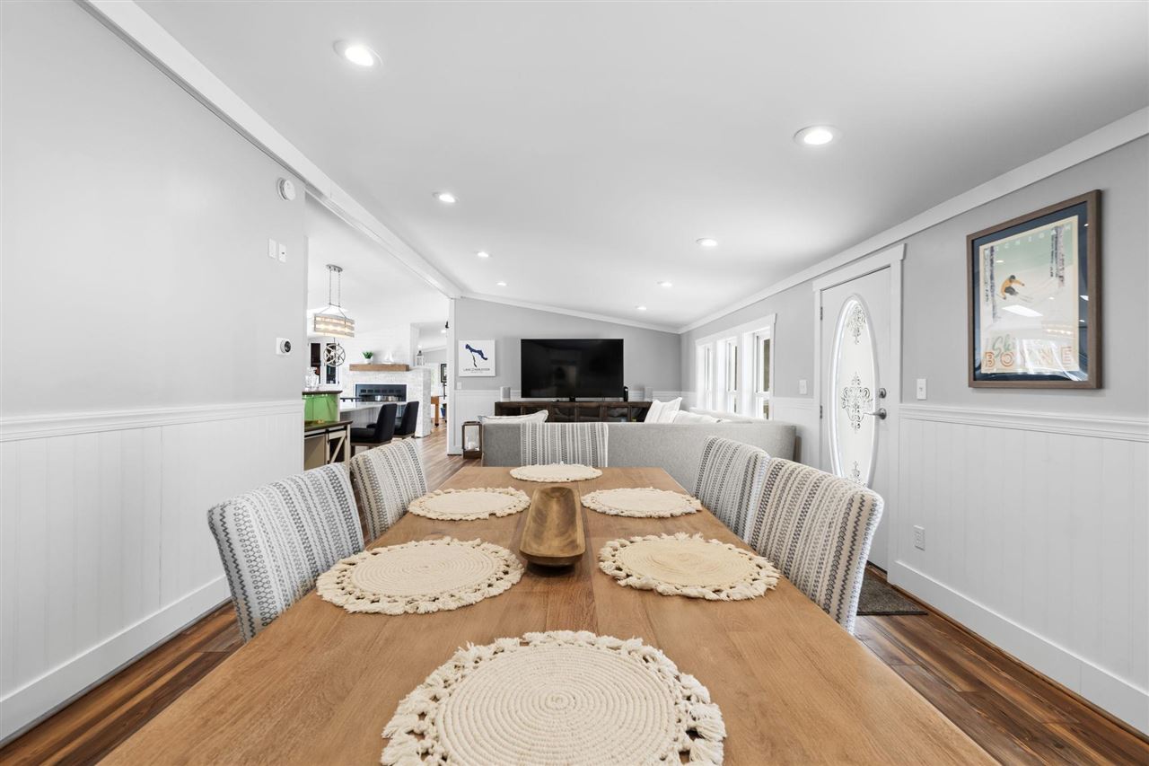 4136 Lakeshore Road